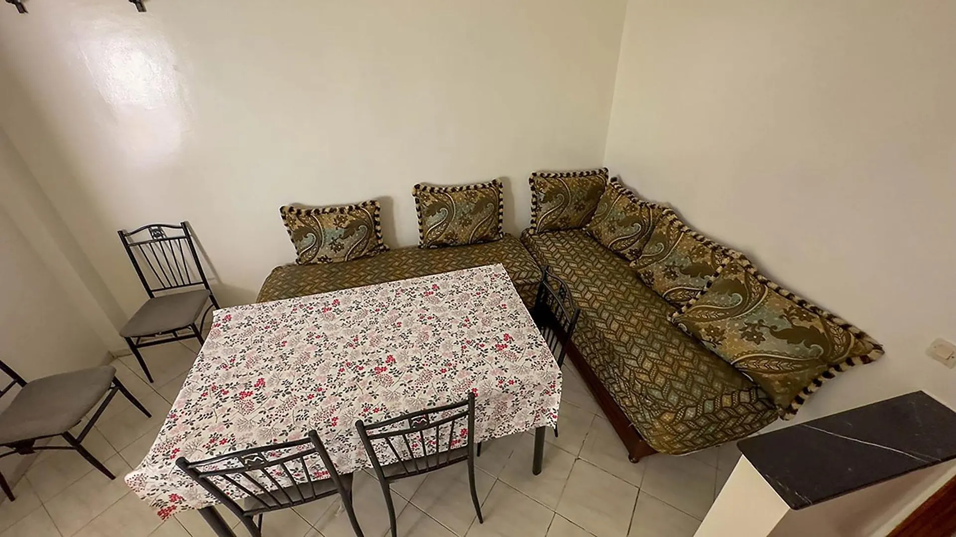 Oasis Urbaine Avec Cour Privee Apartment Casablanca