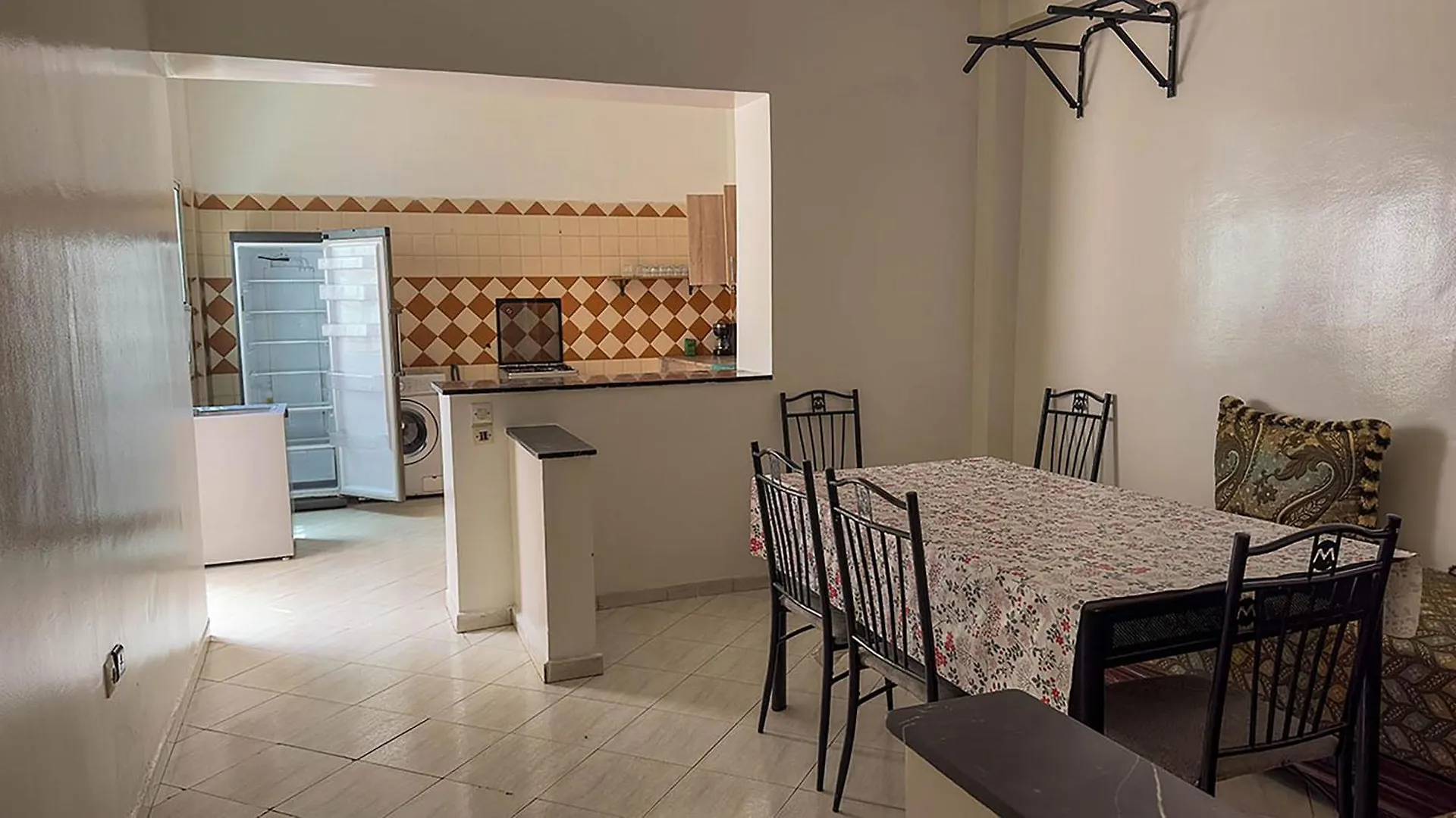 Oasis Urbaine Avec Cour Privee Apartment Casablanca